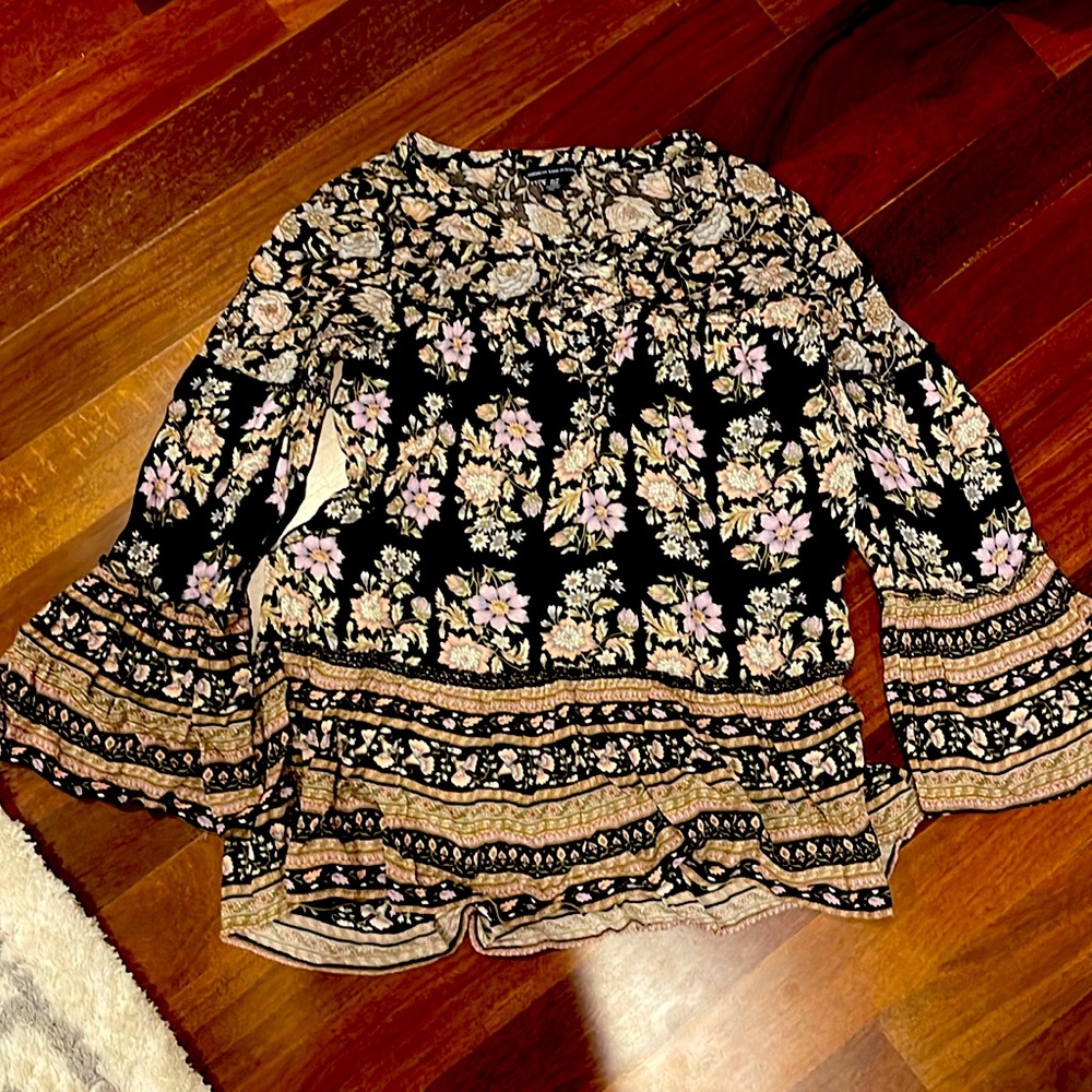 XS American eagle blouse with wide sleeves